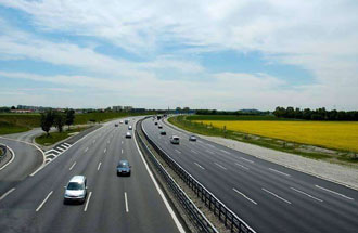 在河南省境內(nèi)，夜間使用ETC過收費站的貨車享九折優(yōu)惠