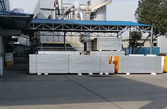 12月26日，志遠(yuǎn)凈化工程項(xiàng)目——江蘇省宜興市某工廠凈化車間凈化工程施工中