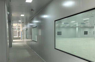 3月5日，三門峽產(chǎn)業(yè)園標準廠房凈化裝修工程局部驗收中